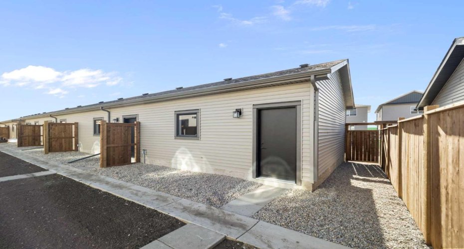 215 Belvedere Avenue, Calgary, Alberta T2A8A1, 3 Bedroom Bedrooms, 0 ,3 BathroomBathrooms,Residential,For Sale,Belvedere,0,A2265805
