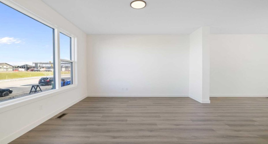 215 Belvedere Avenue, Calgary, Alberta T2A8A1, 3 Bedroom Bedrooms, 0 ,3 BathroomBathrooms,Residential,For Sale,Belvedere,0,A2265805