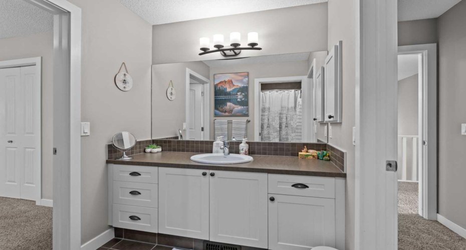 89 Heritage Hill, Cochrane, Alberta T4C 0L3, 4 Bedrooms Bedrooms, ,4 BathroomsBathrooms,Residential,For Sale,Heritage,A2266562