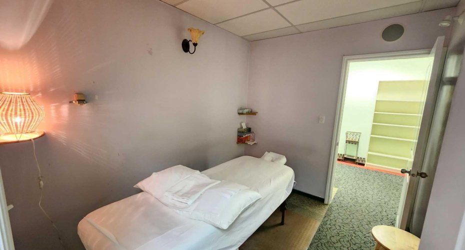 328 Centre Street, Calgary, Alberta T2G 4X6, ,Commercial,For Sale,Centre,A2266912