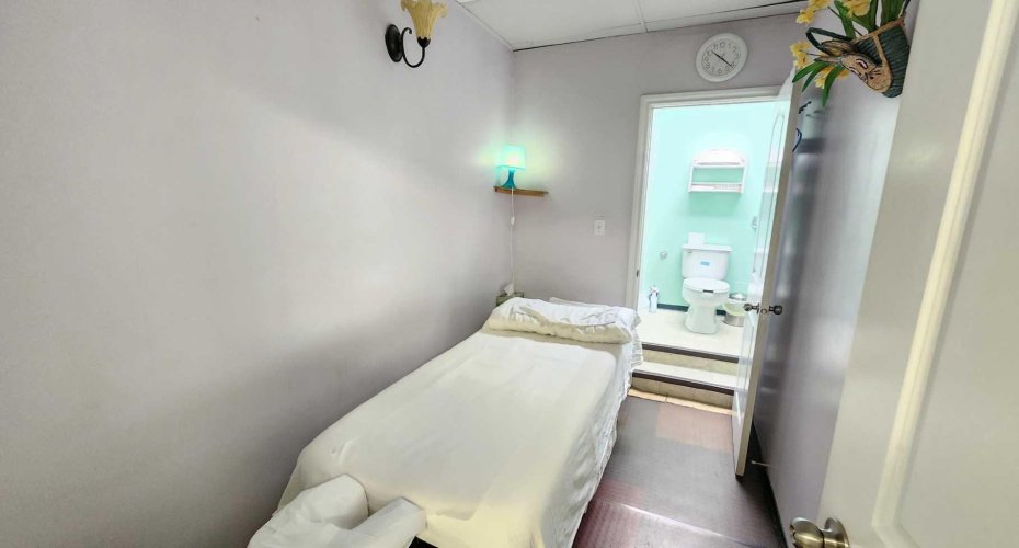 328 Centre Street, Calgary, Alberta T2G 4X6, ,Commercial,For Sale,Centre,A2266912