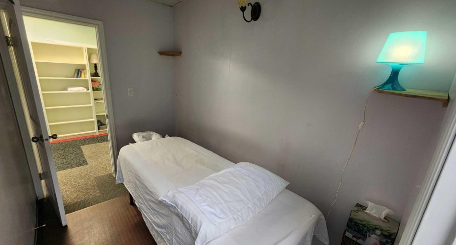 328 Centre Street, Calgary, Alberta T2G 4X6, ,Commercial,For Sale,Centre,A2266912