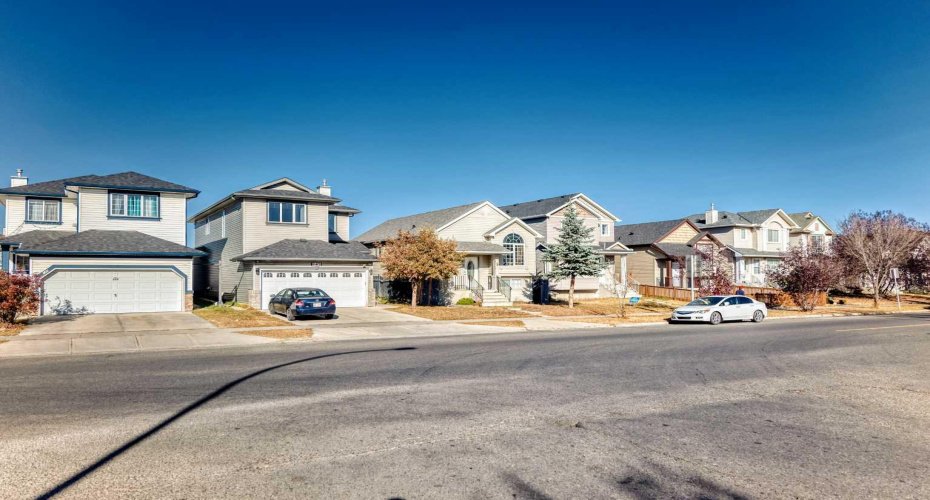 144 Taradale Drive, Calgary, Alberta T3J 5G3, 3 Bedrooms Bedrooms, ,2 BathroomsBathrooms,Residential,For Sale,Taradale,A2265786