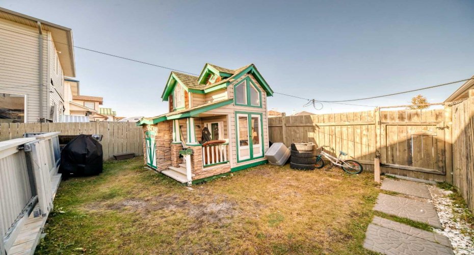 144 Taradale Drive, Calgary, Alberta T3J 5G3, 3 Bedrooms Bedrooms, ,2 BathroomsBathrooms,Residential,For Sale,Taradale,A2265786