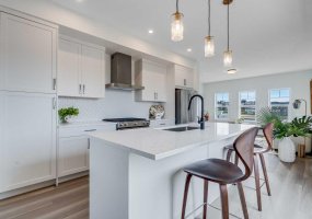 200 Southridge Drive, Okotoks, Alberta T1S 0B2, 3 Bedrooms Bedrooms, ,3 BathroomsBathrooms,Residential,For Sale,Southridge,A2266631