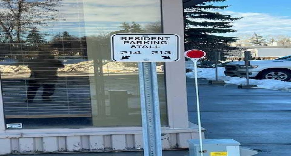 4603 Varsity Drive, Calgary, Alberta T3A 2V7, ,Commercial,For Sale,Varsity,A2267229