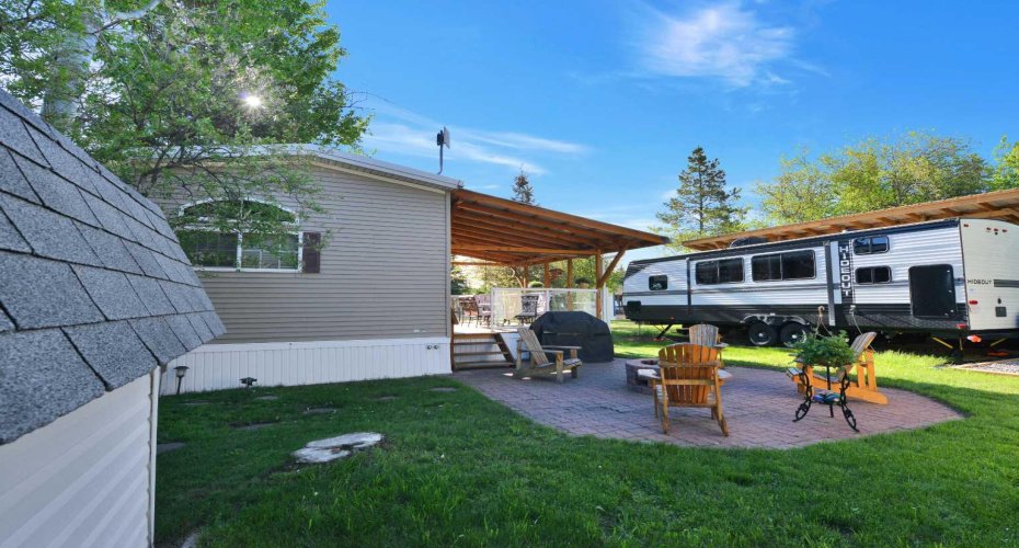 12040 Township Road 422, Rural Ponoka County, Alberta T0C 2J0, 2 Bedrooms Bedrooms, ,1 BathroomBathrooms,Residential,For Sale,Township Road 422,A2267579
