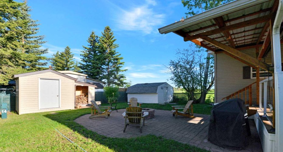 12040 Township Road 422, Rural Ponoka County, Alberta T0C 2J0, 2 Bedrooms Bedrooms, ,1 BathroomBathrooms,Residential,For Sale,Township Road 422,A2267579