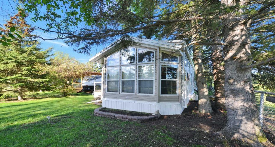 12040 Township Road 422, Rural Ponoka County, Alberta T0C 2J0, 2 Bedrooms Bedrooms, ,1 BathroomBathrooms,Residential,For Sale,Township Road 422,A2267579