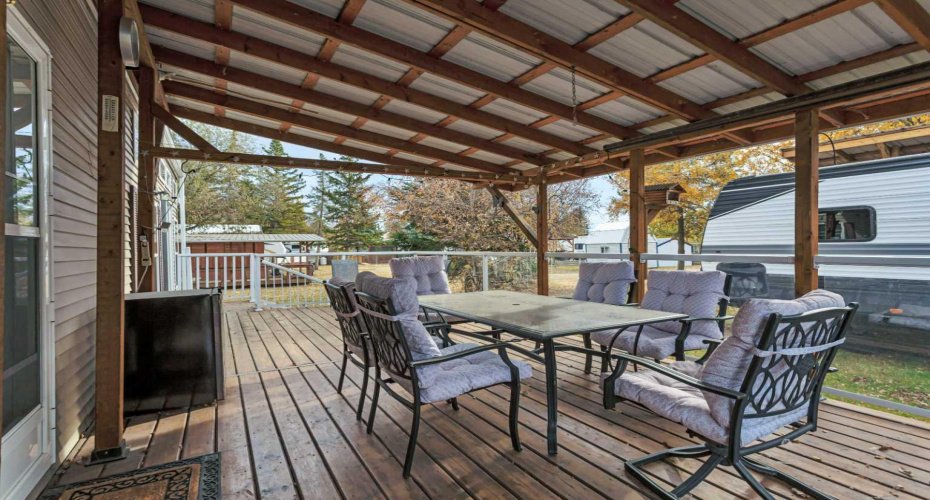 12040 Township Road 422, Rural Ponoka County, Alberta T0C 2J0, 2 Bedrooms Bedrooms, ,1 BathroomBathrooms,Residential,For Sale,Township Road 422,A2267579