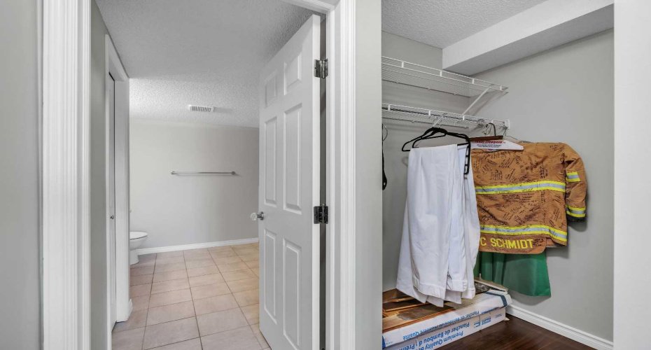 7451 Springbank Boulevard, Calgary, Alberta T3H 5R2, 2 Bedrooms Bedrooms, ,2 BathroomsBathrooms,Residential,For Sale,Springbank,A2267707