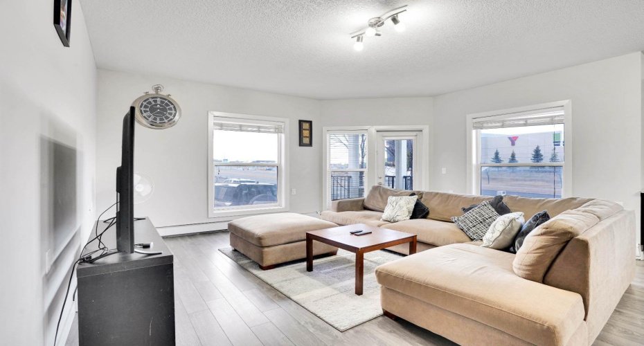 3 Taracove Estate Drive, Calgary, Alberta T3J 4T3, 2 Bedrooms Bedrooms, ,1 BathroomBathrooms,Residential,For Sale,Taracove Estate,A2266461