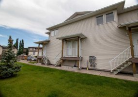 604 19 Street, High River, Alberta T1V 1V2, 4 Bedrooms Bedrooms, ,2 BathroomsBathrooms,Residential,For Sale,19,A2245726