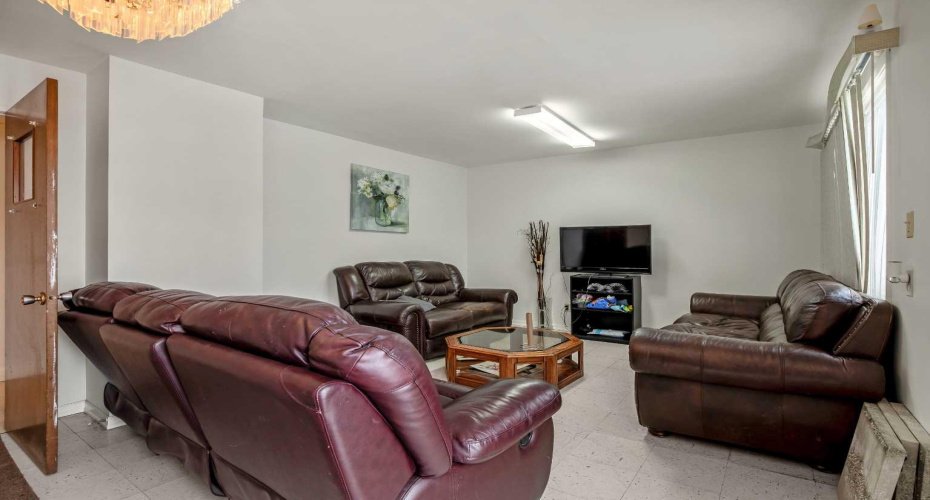 1405 8 Avenue, Calgary, Alberta T2G 0N1, ,Commercial,For Sale,8,A2267803