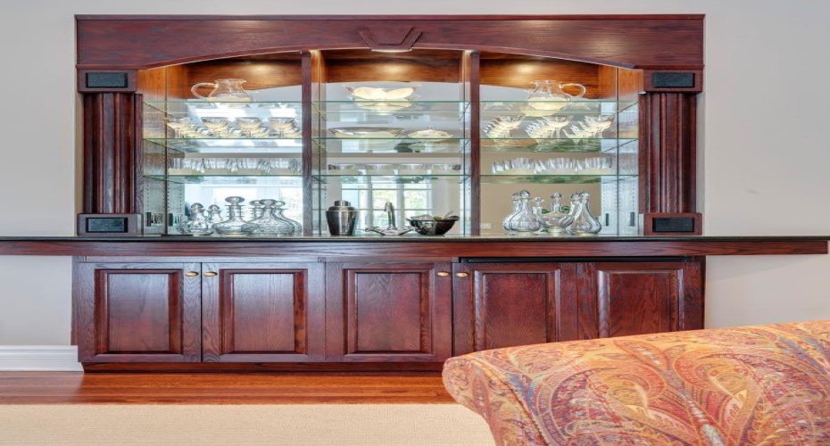 A bar for effortless entertaining