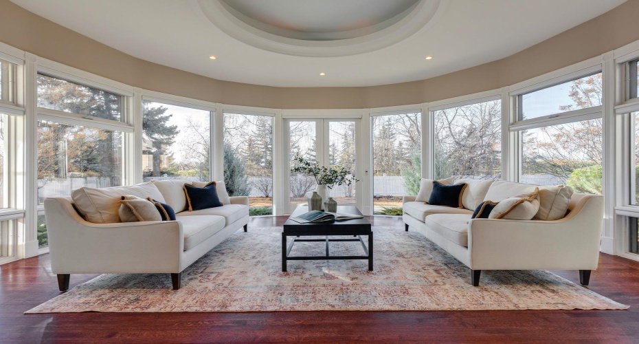 Circular sunroom