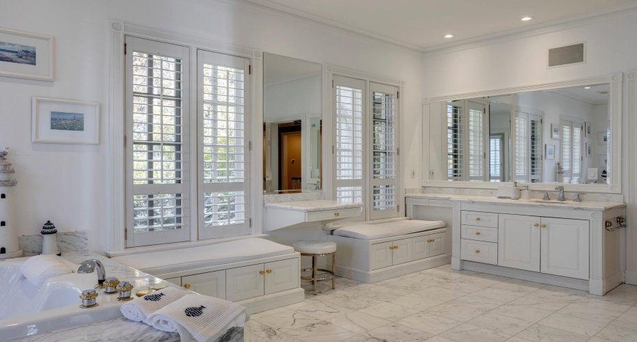 Carrarra marble clad ensuite