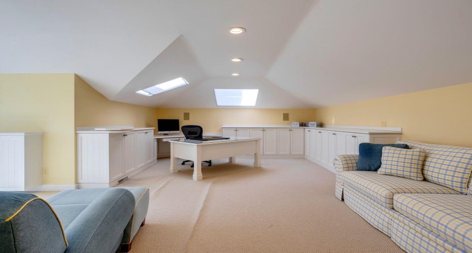 Third floor office/guest suite