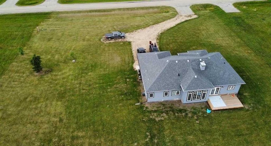 1049 Alberta Avenue, DeBolt, Alberta T0H 1B0, 3 Bedrooms Bedrooms, ,3 BathroomsBathrooms,Residential,For Sale,Alberta,A2268259