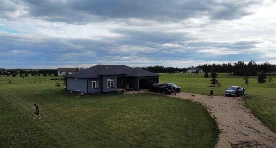 1049 Alberta Avenue, DeBolt, Alberta T0H 1B0, 3 Bedrooms Bedrooms, ,3 BathroomsBathrooms,Residential,For Sale,Alberta,A2268259