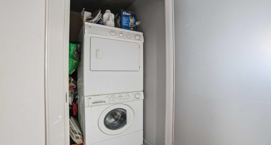 220 12 Avenue, Calgary, Alberta T2G0R5, 2 Bedrooms Bedrooms, ,2 BathroomsBathrooms,Residential,For Sale,12,A2268349