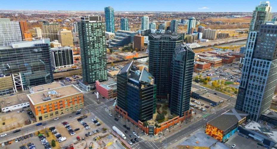 220 12 Avenue, Calgary, Alberta T2G0R5, 2 Bedrooms Bedrooms, ,2 BathroomsBathrooms,Residential,For Sale,12,A2268349