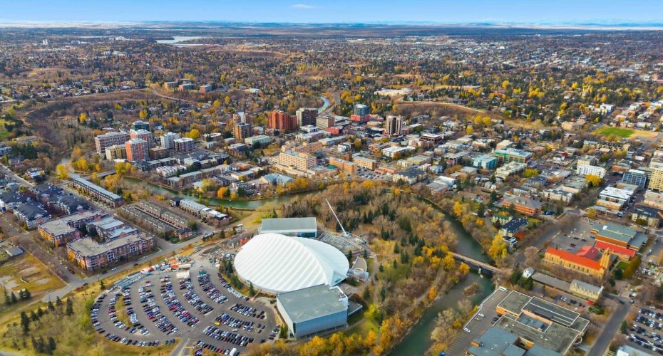 220 12 Avenue, Calgary, Alberta T2G0R5, 2 Bedrooms Bedrooms, ,2 BathroomsBathrooms,Residential,For Sale,12,A2268349