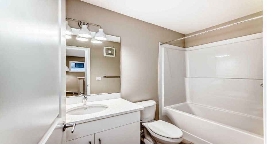 197 Hotchkiss Road, Calgary, Alberta T3S 0T9, 3 Bedrooms Bedrooms, ,3 BathroomsBathrooms,Residential,For Sale,Hotchkiss,A2268554