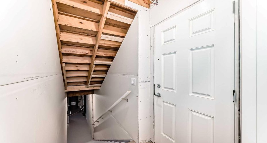 197 Hotchkiss Road, Calgary, Alberta T3S 0T9, 3 Bedrooms Bedrooms, ,3 BathroomsBathrooms,Residential,For Sale,Hotchkiss,A2268554