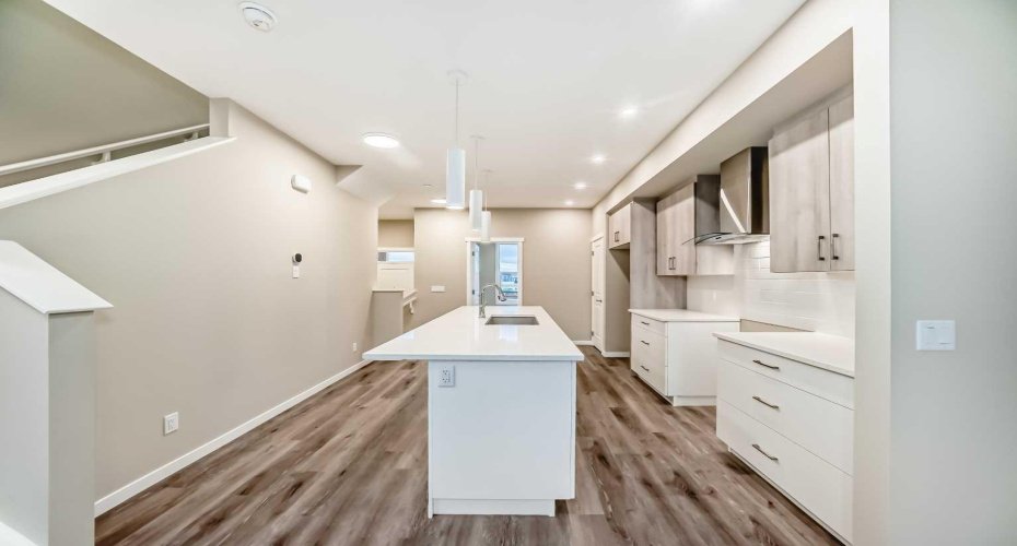 197 Hotchkiss Road, Calgary, Alberta T3S 0T9, 3 Bedrooms Bedrooms, ,3 BathroomsBathrooms,Residential,For Sale,Hotchkiss,A2268554