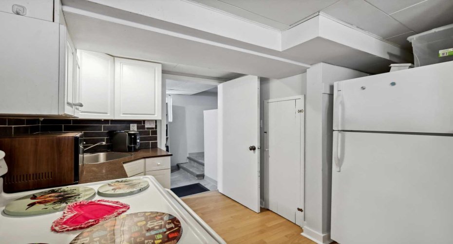 230 8A Street, Calgary, Alberta T2E 4J1, 3 Bedrooms Bedrooms, ,2 BathroomsBathrooms,Residential,For Sale,8A,A2268621