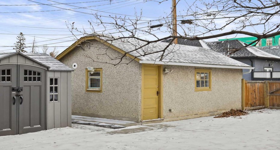230 8A Street, Calgary, Alberta T2E 4J1, 3 Bedrooms Bedrooms, ,2 BathroomsBathrooms,Residential,For Sale,8A,A2268621