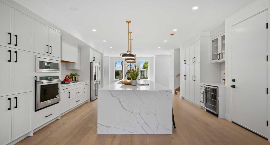 3116 4A Street, Calgary, Alberta T2M 3B4, 4 Bedrooms Bedrooms, ,5 BathroomsBathrooms,Residential,For Sale,4A,A2268162