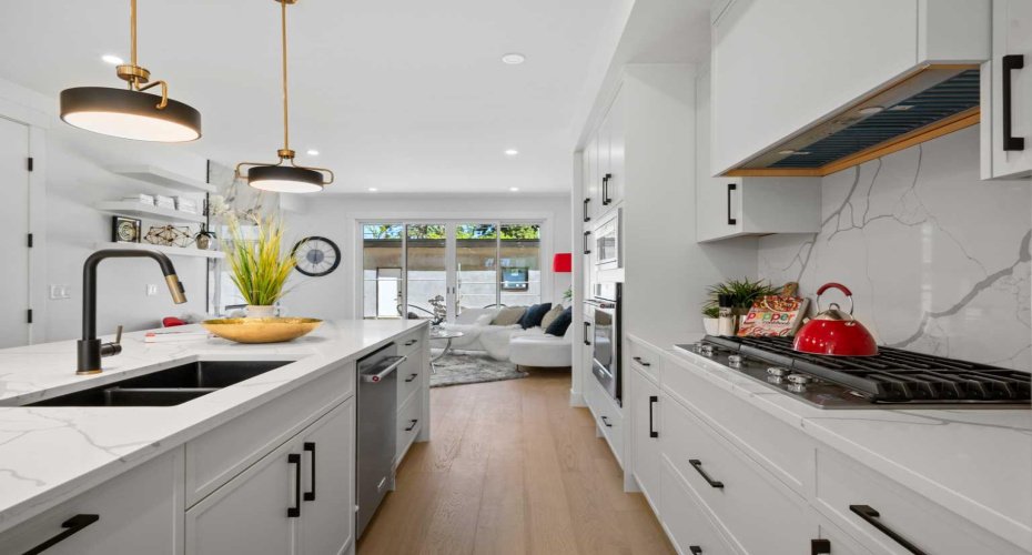 3116 4A Street, Calgary, Alberta T2M 3B4, 4 Bedrooms Bedrooms, ,5 BathroomsBathrooms,Residential,For Sale,4A,A2268162