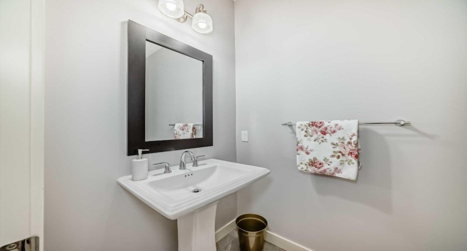 98 Legacy Lane, Calgary, Alberta t2x1y7, 4 Bedrooms Bedrooms, ,4 BathroomsBathrooms,Residential,For Sale,Legacy,A2268905