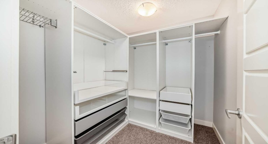 98 Legacy Lane, Calgary, Alberta t2x1y7, 4 Bedrooms Bedrooms, ,4 BathroomsBathrooms,Residential,For Sale,Legacy,A2268905