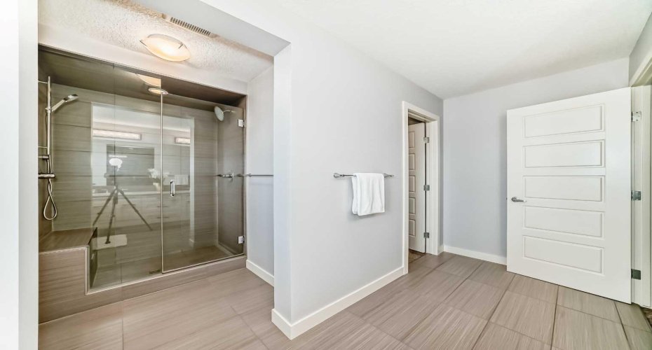 98 Legacy Lane, Calgary, Alberta t2x1y7, 4 Bedrooms Bedrooms, ,4 BathroomsBathrooms,Residential,For Sale,Legacy,A2268905