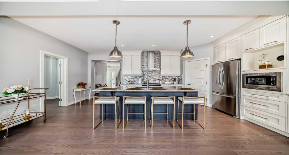 98 Legacy Lane, Calgary, Alberta t2x1y7, 4 Bedrooms Bedrooms, ,4 BathroomsBathrooms,Residential,For Sale,Legacy,A2268905