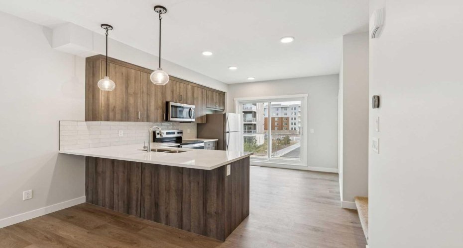 107 Shawnee Square, Calgary, Alberta T2Y 0W4, 2 Bedrooms Bedrooms, ,3 BathroomsBathrooms,Residential,For Sale,Shawnee,A2268566