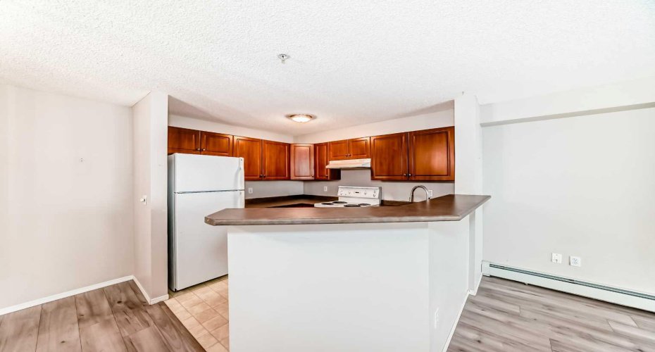 17 Country Village Bay, Calgary, Alberta T3K5Z3, 2 Bedrooms Bedrooms, ,2 BathroomsBathrooms,Residential,For Sale,Country Village,A2268620