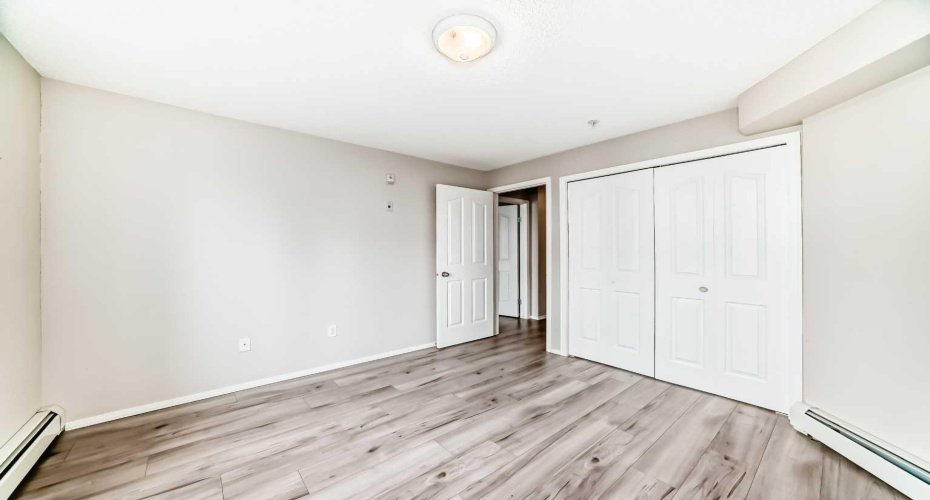 17 Country Village Bay, Calgary, Alberta T3K5Z3, 2 Bedrooms Bedrooms, ,2 BathroomsBathrooms,Residential,For Sale,Country Village,A2268620