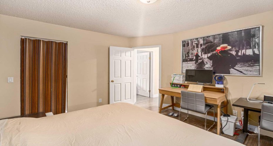 643 4 Avenue, Calgary, Alberta T2E 0J9, 2 Bedrooms Bedrooms, ,2 BathroomsBathrooms,Residential,For Sale,4,A2268624