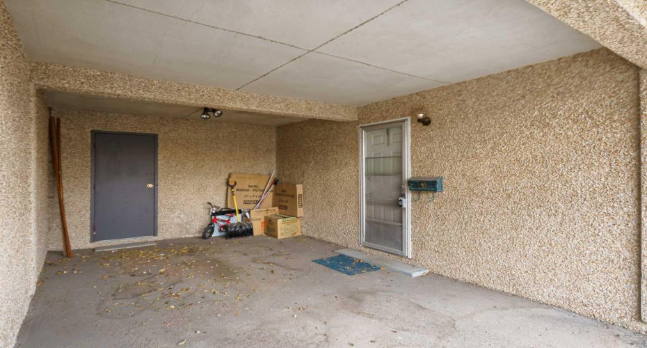 643 4 Avenue, Calgary, Alberta T2E 0J9, 2 Bedrooms Bedrooms, ,2 BathroomsBathrooms,Residential,For Sale,4,A2268624