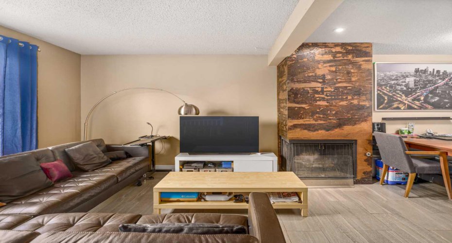 643 4 Avenue, Calgary, Alberta T2E 0J9, 2 Bedrooms Bedrooms, ,2 BathroomsBathrooms,Residential,For Sale,4,A2268624