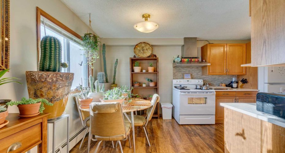 Unit 7 - Dining Room