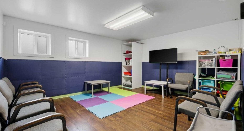 232 8A Street, Calgary, Alberta T2E 4J1, ,Commercial,For Sale,8A,A2269236