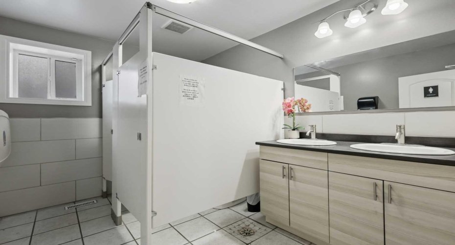 232 8A Street, Calgary, Alberta T2E 4J1, ,Commercial,For Sale,8A,A2269236