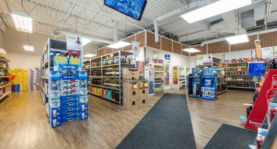 Floor Layout with Displays