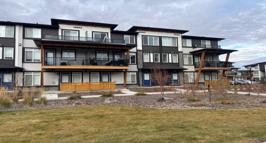 10060 46 Street, Calgary, Alberta T3J2H8, 1 Bedroom Bedrooms, ,1 BathroomBathrooms,Residential,For Sale,46,A2268486