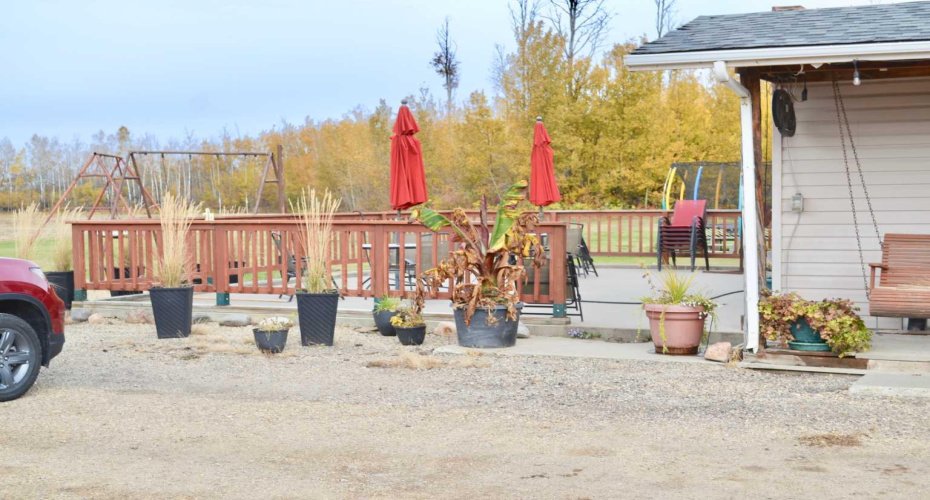 255070 Highway 49 Birch Hills County, Eaglesham, Alberta T0H 1H0, ,Commercial,For Sale,Country Charm,Birch Hills County,A2269416